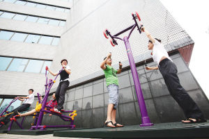 空中运动场 城市健身新地标，多功能器材助力健康生活